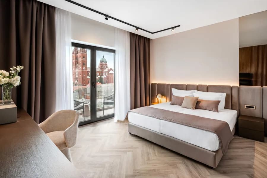 Hotel Diaco fasada — Đakovo
